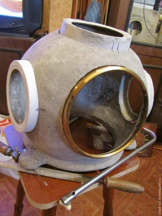 Шлем водолаза из папье-маше