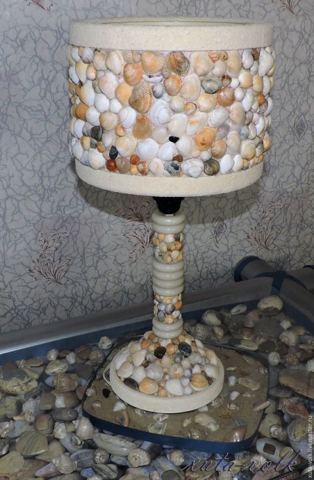 Настольная лампа с ракушками