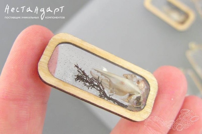 Создание серег-подвесок из смолы и ракушек