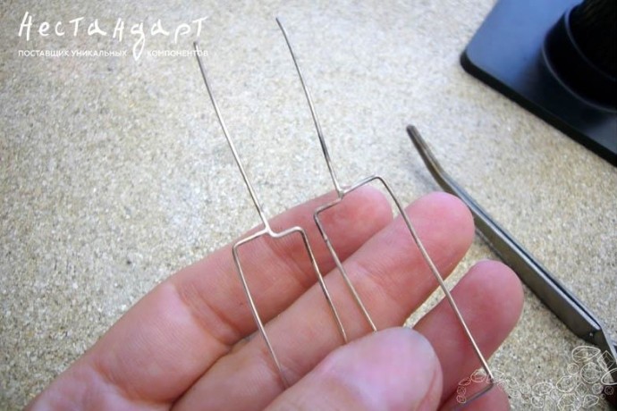 Создание серег-подвесок из смолы и ракушек