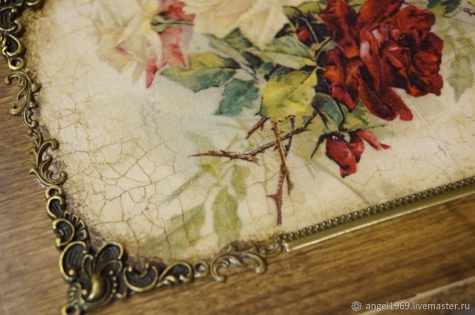 Мини-комод с розами