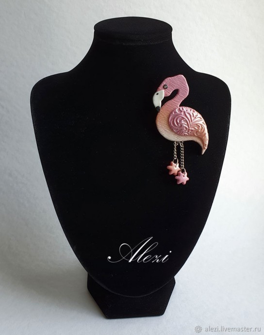 Розовый фламинго из полимерной глины