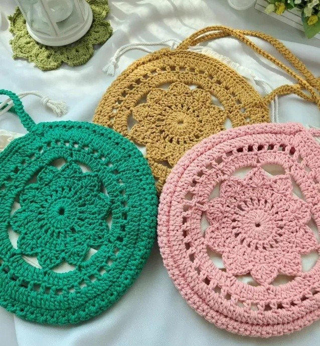 Сумочка из трикотажной пряжи: стильный летний аксессуар