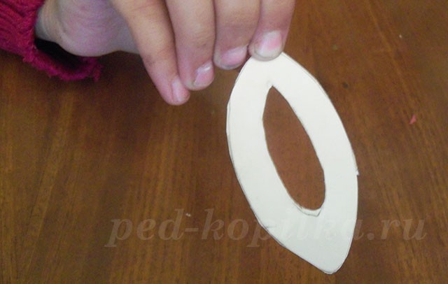 Тюльпан из ниток