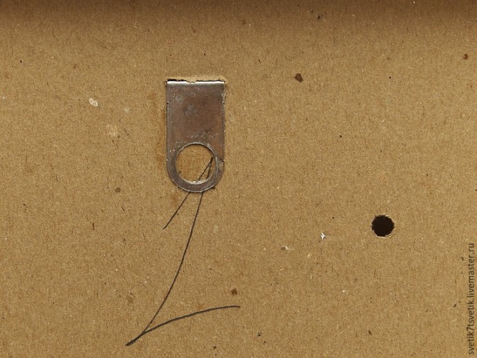 Оформляем часы с объемной вышивкой в багет под стекло