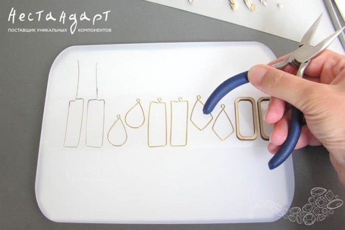 Создание серег-подвесок из смолы и ракушек