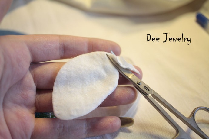 Как сделать вышитый по канве элемент выпуклым