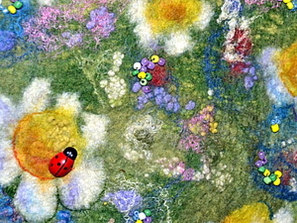 Ромашки в технике шерстяной акварели