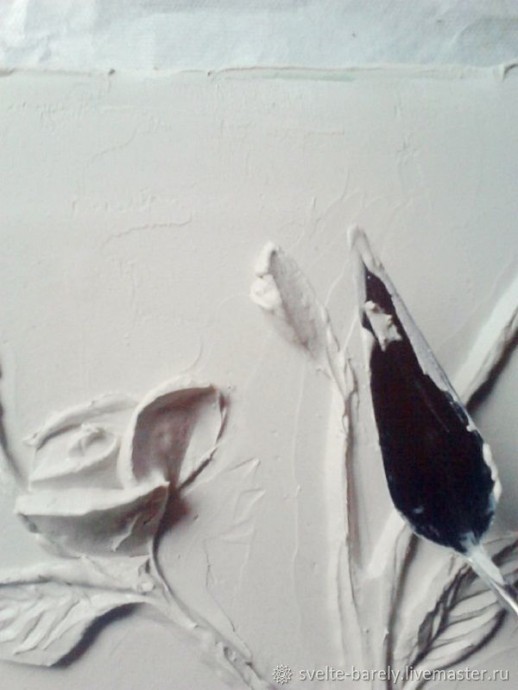 Веточка розы из шпатлевки