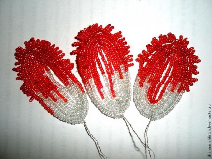 Как сделать бахромчатый край у тюльпана из бисера