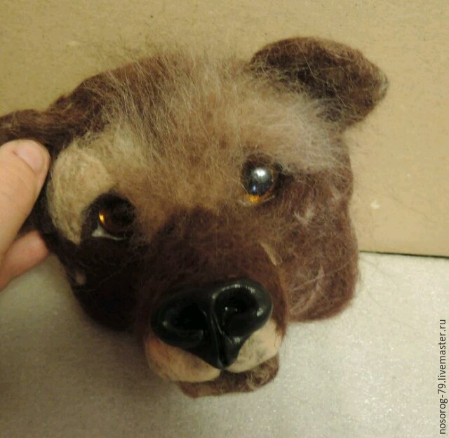 Медведь сквозь валежник