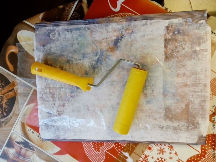 Вживляем лазерную распечатку в брашированную поверхность