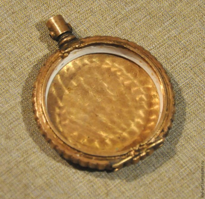 По мотивам винтажных часов