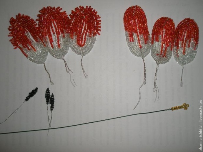 Как сделать бахромчатый край у тюльпана из бисера