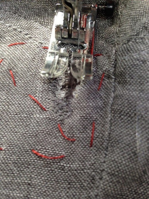 Деликатная штопка: как сделать заплатку с помощью швейной машинки