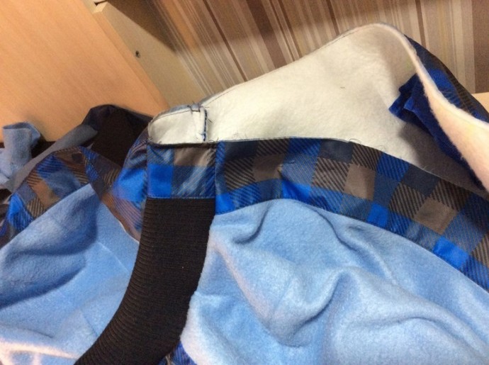 Обработка капюшона куртки