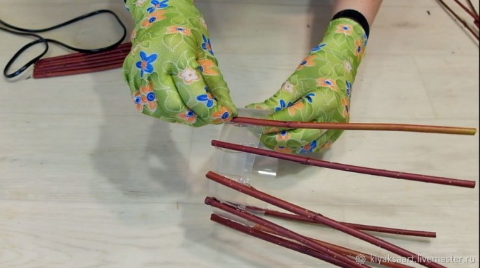 Две простых идеи создания корзинок из веток своими руками