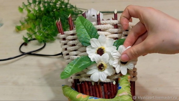 Две простых идеи создания корзинок из веток своими руками