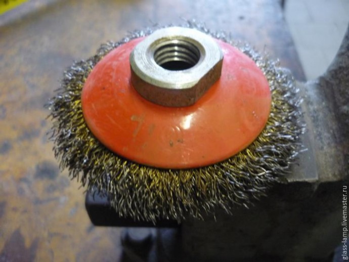 Превращаем ржавую трубу в основание светильника: часть 1