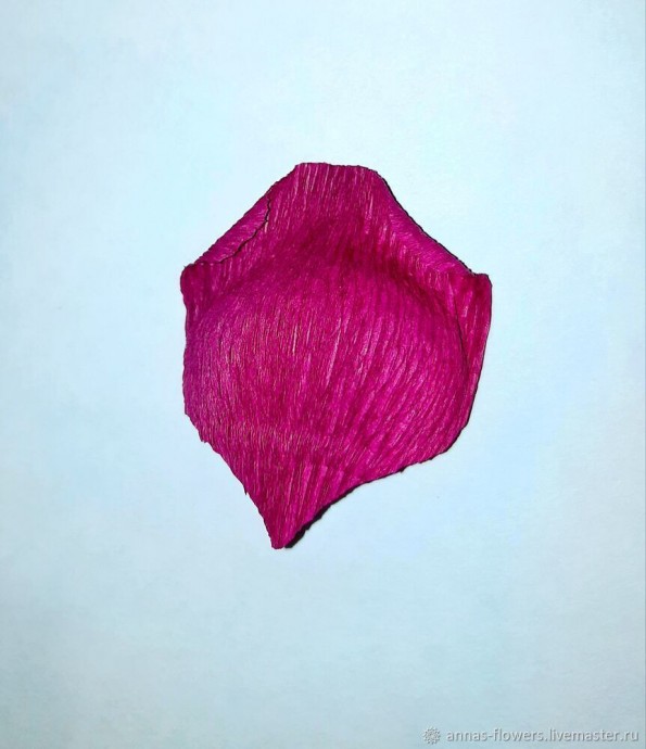 Мастерим классическую розу из гофрированной бумаги: часть 1
