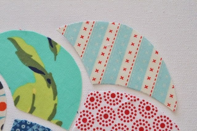 Панно из лоскутков ткани