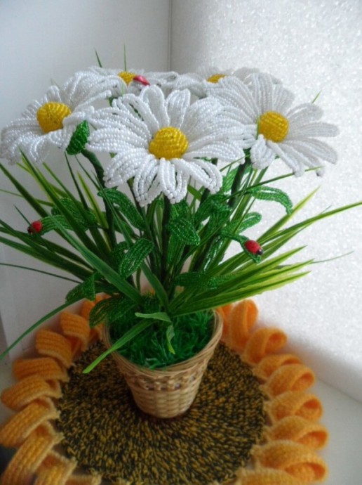 Ромашки из бисера и рубки