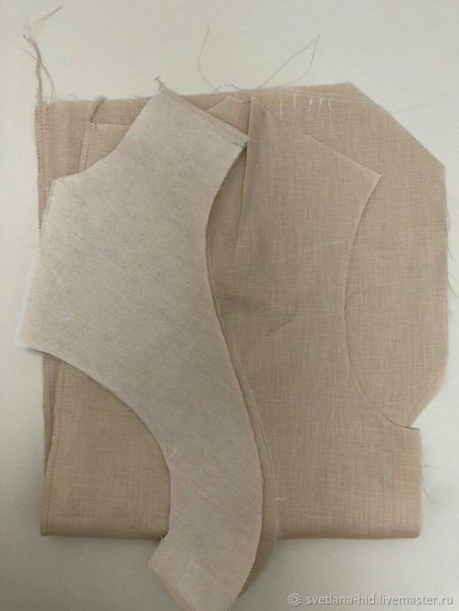 Обрабатываем цельнокроеной обтачкой горловину и пройму блузки: часть 1