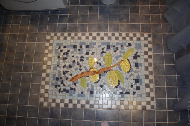 Мозаичный коврик в ванную