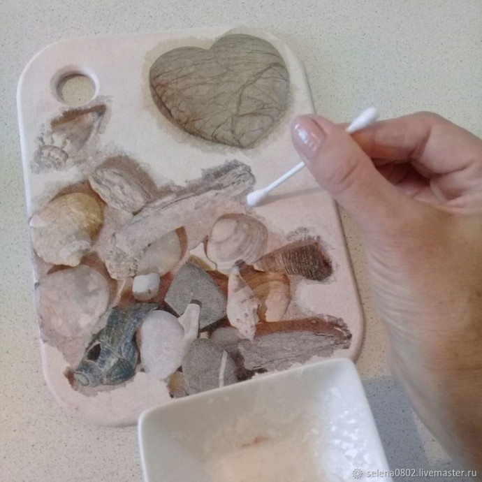 Декорируем разделочную доску в технике декупаж с эффектом кракелюр: часть 2