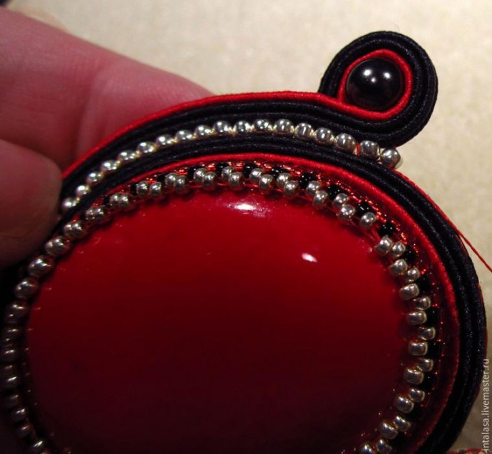 Создаем колье в технике сутажной вышивки: часть 2