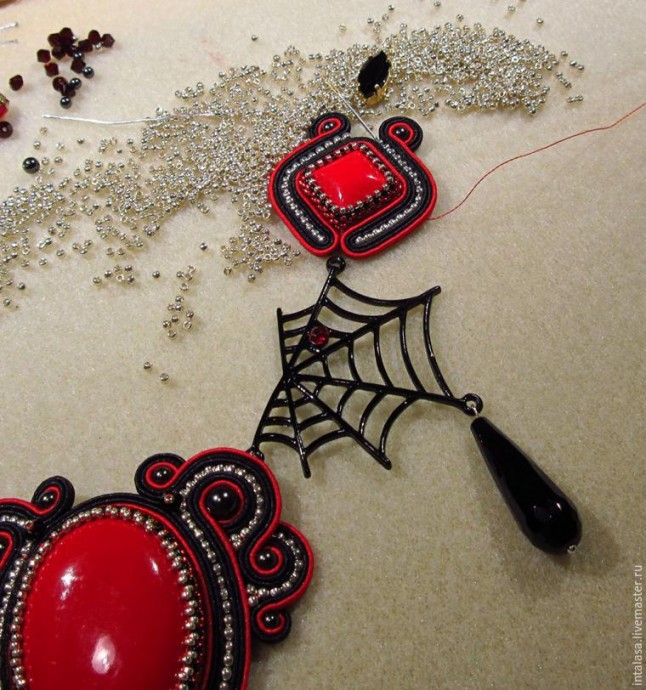 Создаем колье в технике сутажной вышивки: часть 4