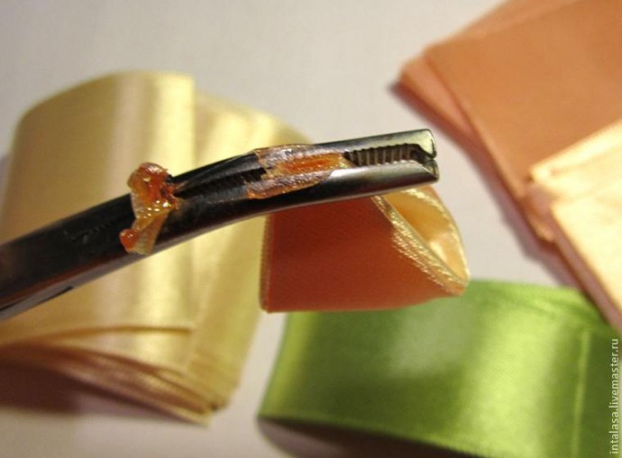 Создаем резиночку для волос в технике канзаши: часть 2