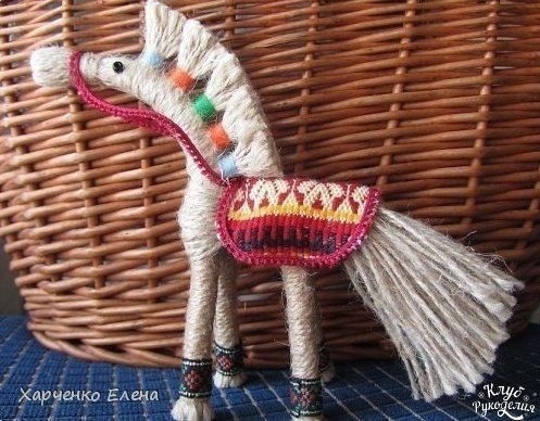 Интерьерный пони из веревок своими руками