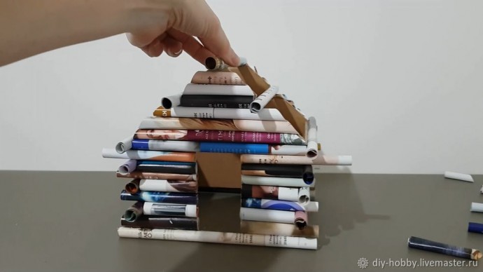 Изготавливаем избушку на курьих ножках со мхом на крыше: часть 1