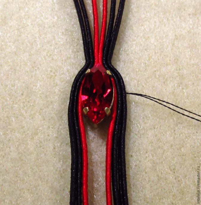 Создаем колье в технике сутажной вышивки: часть 4