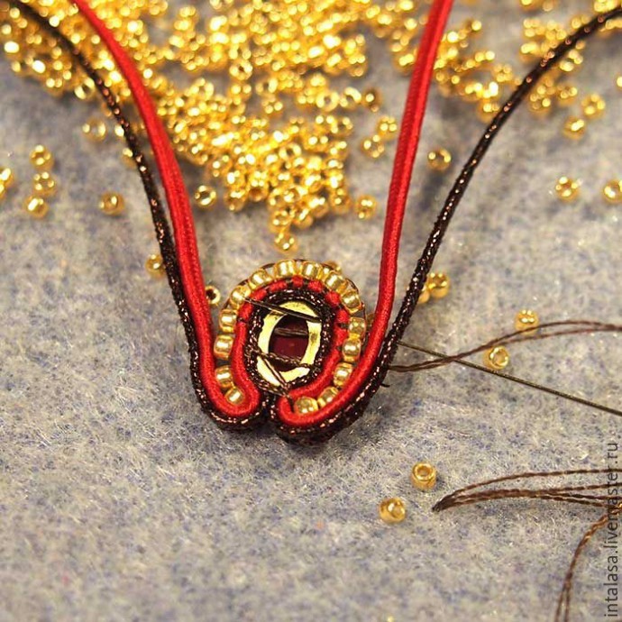 Делаем сутажную брошь "Аленький цветочек": часть 2