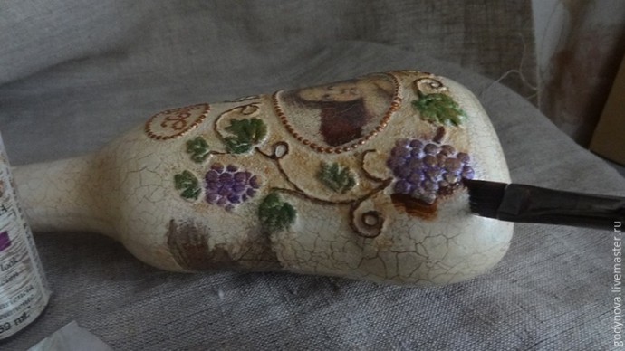 Мастер-класс: декор бутылки для святой воды в технике декупаж, часть 3