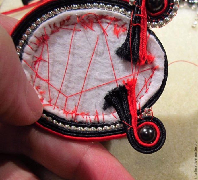 Создаем колье в технике сутажной вышивки: часть 3