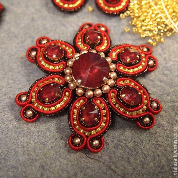 Делаем сутажную брошь "Аленький цветочек": часть 3