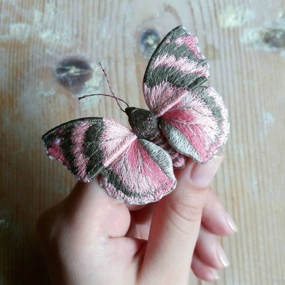 Красивые вышитые брошки-бабочки