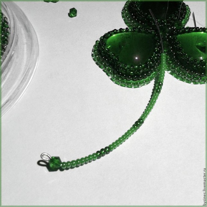 Процесс создания броши "Трилистник": часть 2