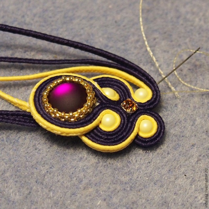 Делаем сережки в технике сутажной вышивки: часть 3