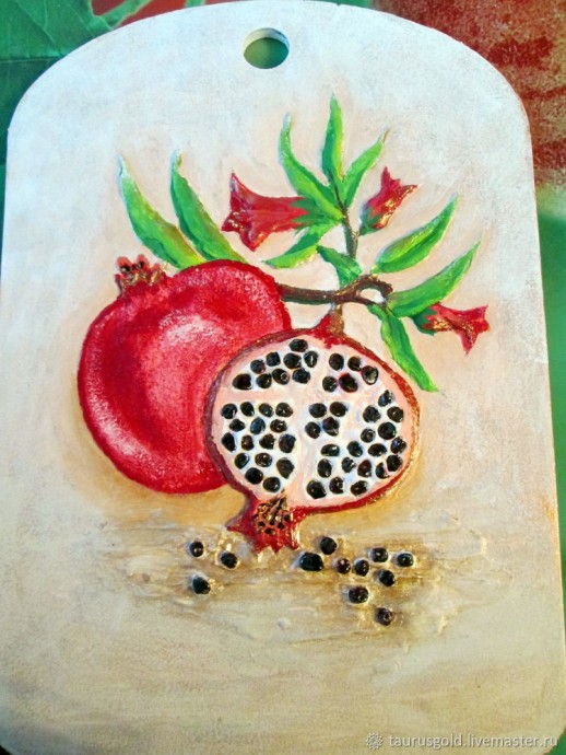 Мастерим интересную ключницу "Гранат"