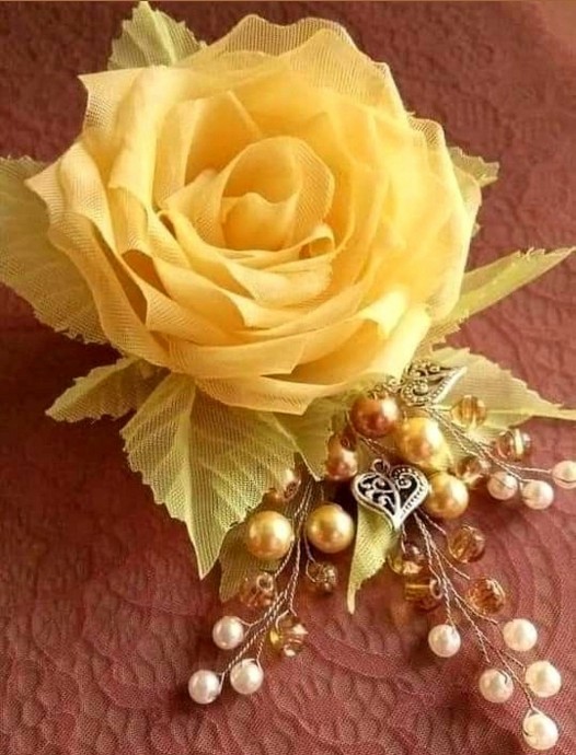 Вдохновляющие идеи цветочных брошей