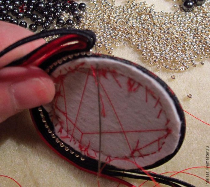 Создаем колье в технике сутажной вышивки: часть 2