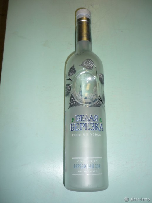 Изготавливаем настольный светильник из стеклянной бутылки: часть 1