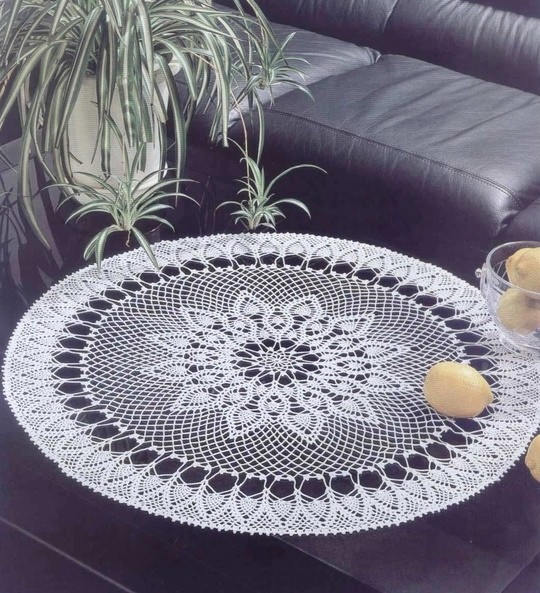 Очень красивые большие вязаные салфетки