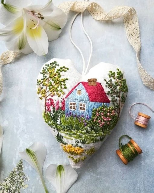 Сердечки с вышивкой: идеи для вдохновенного творчества