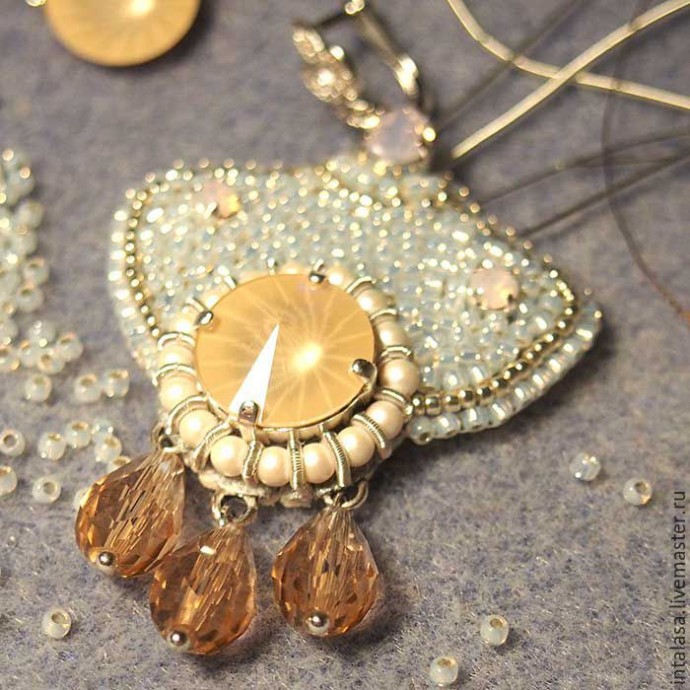 Вышиваем сережки "Лепестки сакуры": часть 2