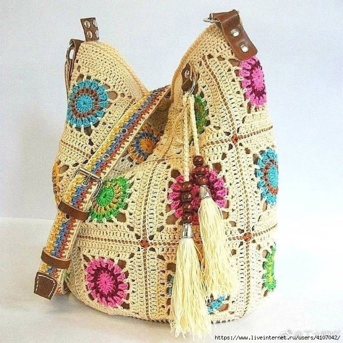 Яркая летняя сумка из мотивов